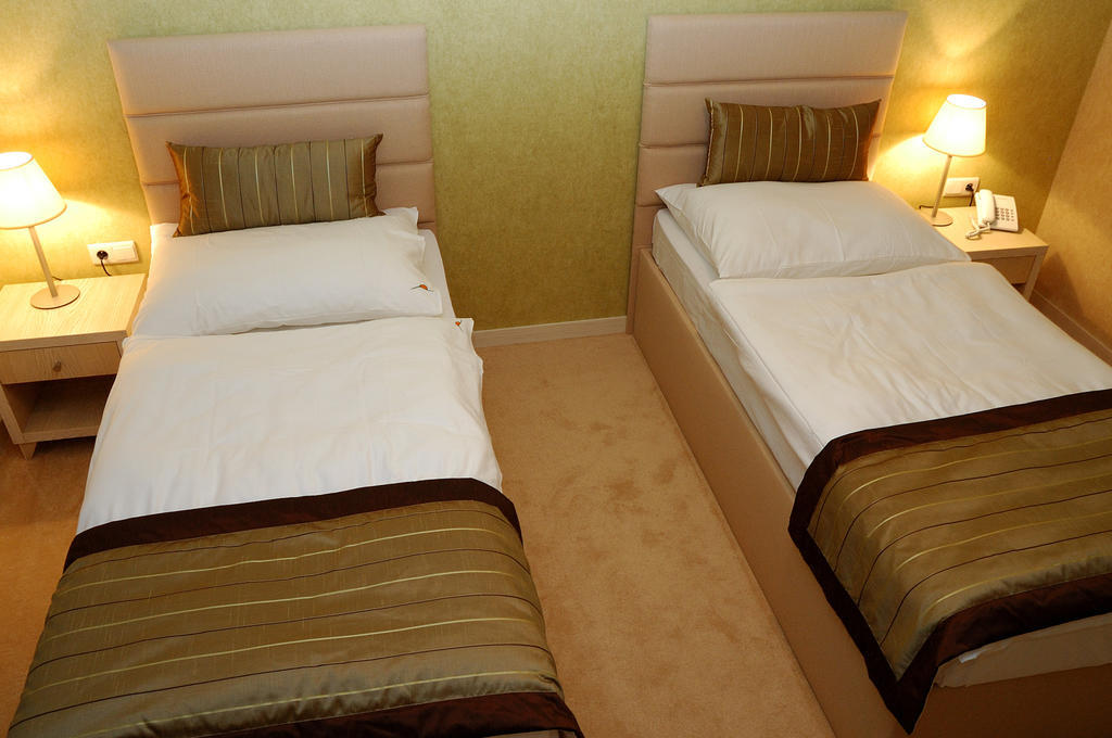 Hotel Predium Vráble Rum bild