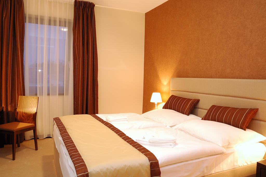 Hotel Predium Vráble Rum bild